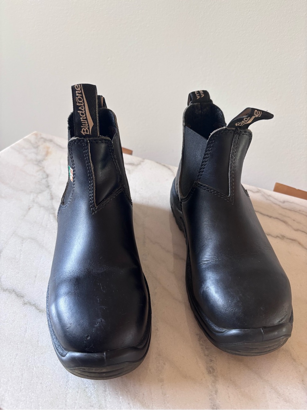 Classic Blundstone Chelsea Style Work & Safety Boots #163 in Black GUC (Size 6)